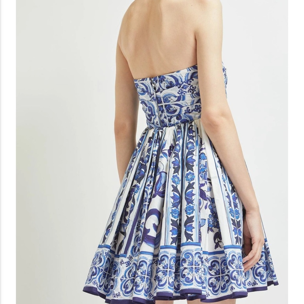 Dolce & Gabbana Majolica-print cotton poplin strapless mini dress. - Picture 2 of 5